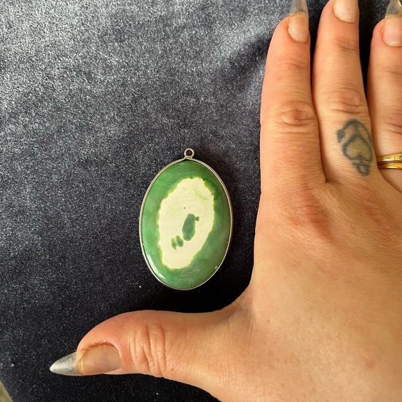 Pretty Stone Silver Pendant - Picture 3 of 5